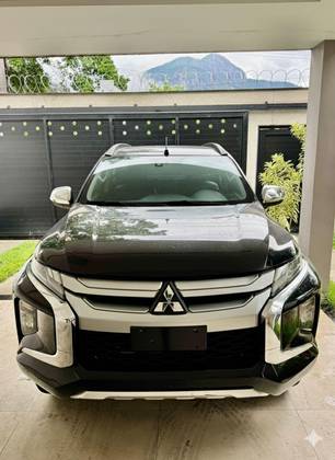 MITSUBISHI L200 TRITON 2.4 16V TURBO DIESEL SPORT HPE CD 4P 4X4 AUTOMÁTICO MITSUBISHI L200 TRITON 2.4 16V TURBO DIESEL SPORT HPE CD 4P 4X4 AUTOMÁTICO